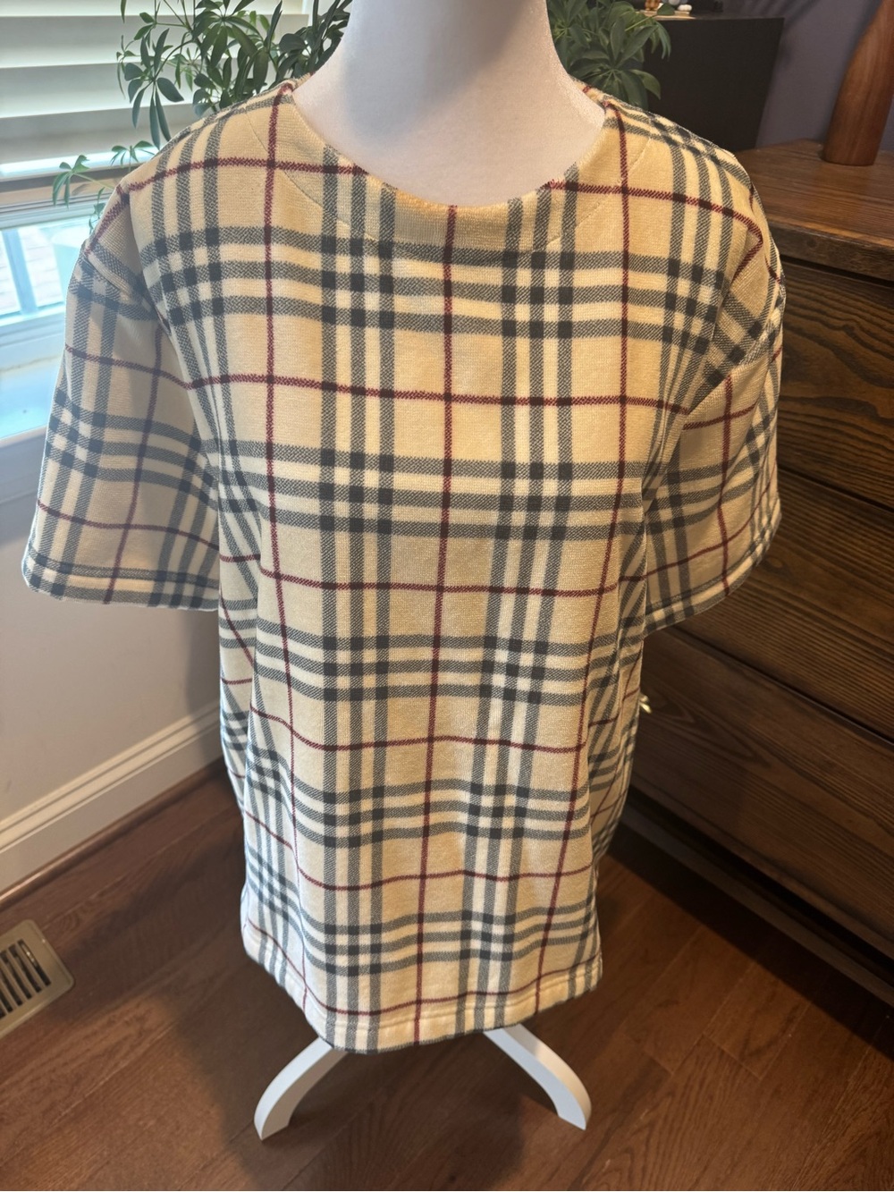 Burberry Women’s Plaid Short Sleeve Top in Cream and Black